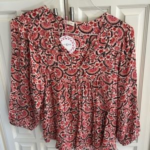 Brand new Mason& Belle shirt. Never worn has tags. 3/4 length sleeves w/elastic.